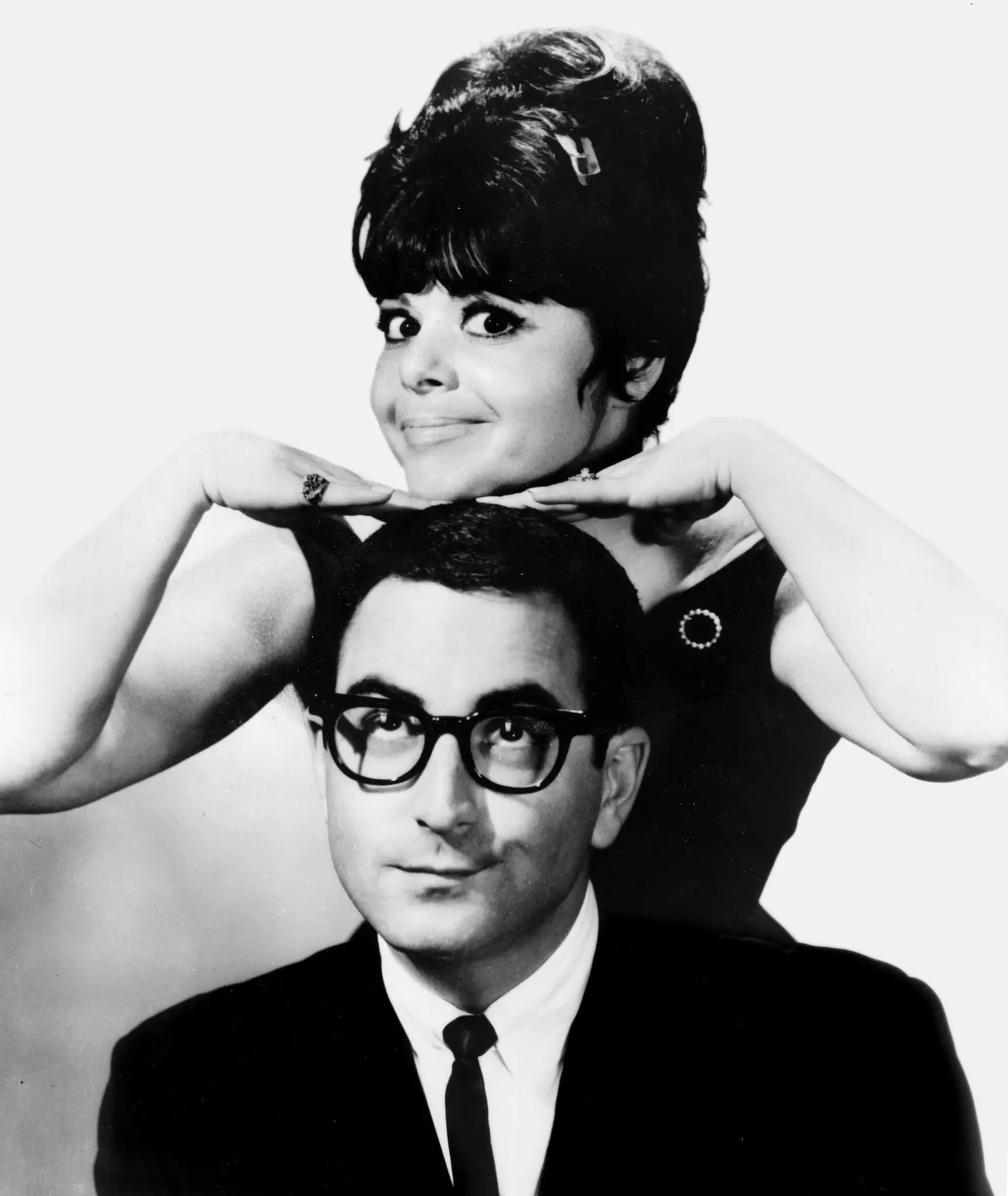 Sra. McCall e Sr. Brill em uma foto publicitária de 1967. Eles se apresentaram juntos até meados da década de 1980.Crédito...via família Brill