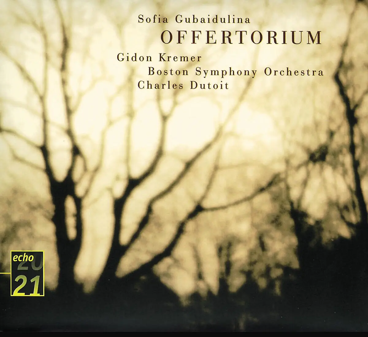 O sucesso da Sra. Sofia Gubaidulina veio com seu primeiro concerto para violino, “Offertorium”, concluído em 1980. (Crédito...Deutsche Grammophon)