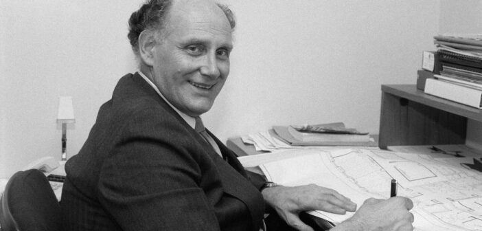 Leonard Kriegel em 1988. Ao escrever sobre sua deficiência, ele disse: “Eu estava determinado a não ser inspirador”. (Crédito da fotografia: Cortesia © Copyright All Rights Reserved/ Nancy Kaye ®/ REPRODUÇÃO/ TODOS OS DIREITOS RESERVADOS)