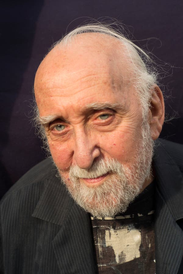 Sr. Jerome Rothenberg em 2016. Ao longo de sua carreira, ele escreveu mais de 80 livros e gravou mais de uma dúzia de álbuns de palavra falada.Crédito...Chris Felver/Getty Images