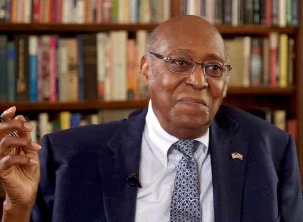 Dr. Hamilton em 2017. "Ele não era um gritador, não era um rebelde", disse um amigo. "Ele era um intelectual quieto, digno, de fala mansa e muito progressista, por trás do movimento Black Power."Crédito...Annualreviews.org