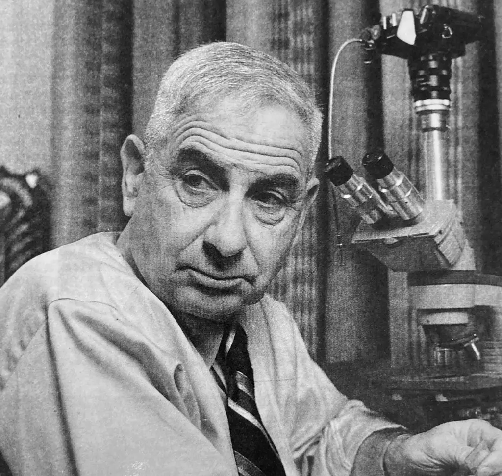 Dr. Werner Spitz em uma foto sem data. Ele conquistou uma reputação nacional que o tornou muito requisitado como perito em casos de assassinato.Crédito...via Biblioteca Walter P. Reuther, Arquivos de Trabalho e Assuntos Urbanos, Universidade Estadual Wayne