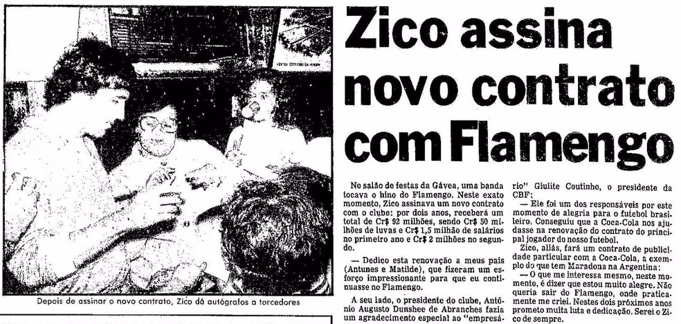 Zico assina a renovação com o Flamengo em 1981 — Foto: Reprodução / O Globo
