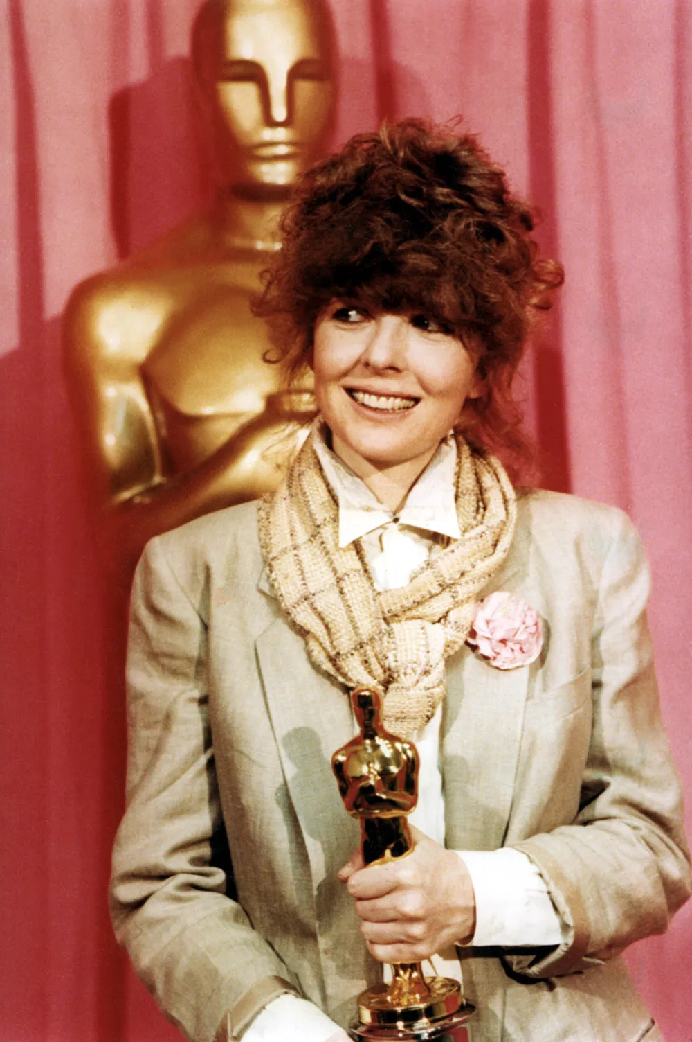 Diane Keaton com seu Oscar de melhor atriz por 'Annie Hall' em 1978. Cortesia da Everett Collection