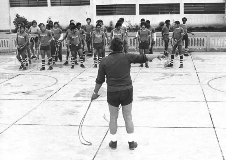 Yustrich monopolizava trabalho de comissão técnica, da tática à preparação física. (Foto: Alfredo Rizzutti/Estadão / Estadão)