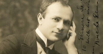 (Crédito da fotografia: Cortesia © Copyright All Rights Reserved/ Managed/ Direitos autorais: Divulgação/ Herman Mishkin, Mischa Elman, 1918, Universidade de Washington. ®/ REPRODUÇÃO/ TODOS OS DIREITOS RESERVADOS)