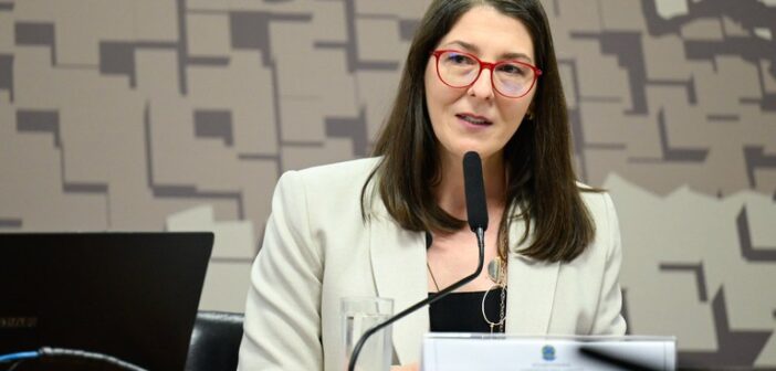 Cristiane Collet Battiston