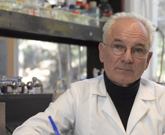 Peter Duesberg (Crédito da foto: Alchetron)