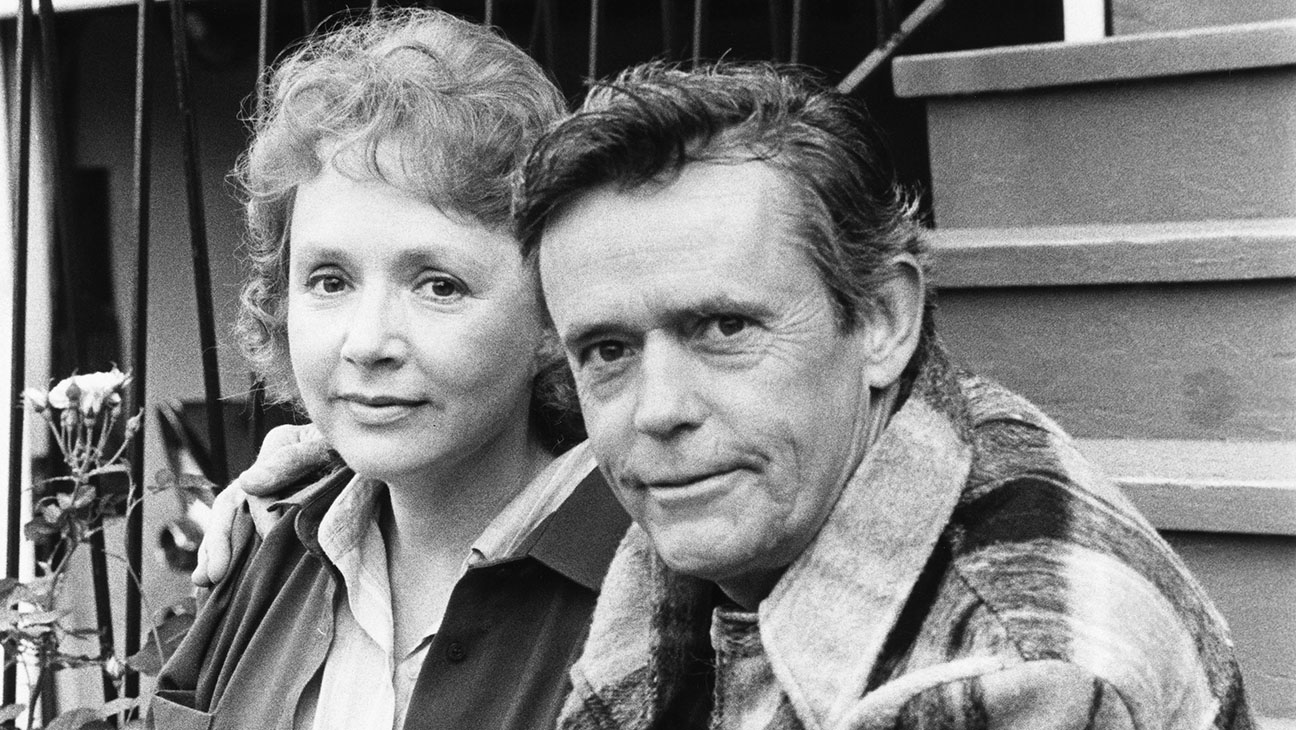 Matt Clark com Piper Laurie no telefilme da CBS de 1985, 'Love, Mary'. Cortesia da Everett Collection.