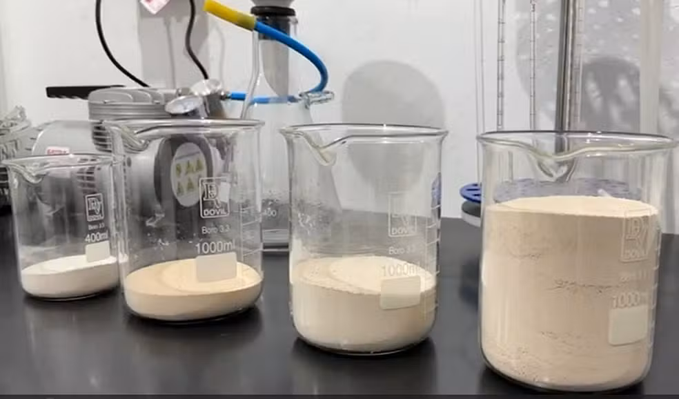 Carbonato misto de terras raras — Foto: Meteoric/Divulgação