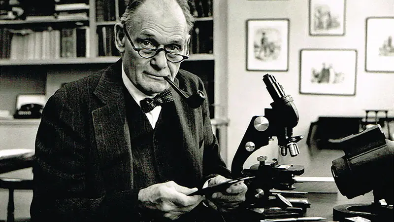 John F. Enders, pioneiro na cura da poliomielite, foi pioneiro da virologia e ganhador do Prêmio Nobel