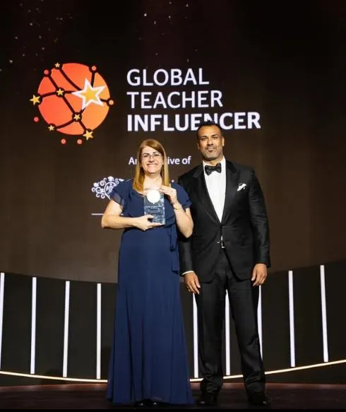 Débora Garofalo foi reconhecida a professora mais influente do mundo em 2026. Crédito: Reprodução | Instagram @garofalodebora.