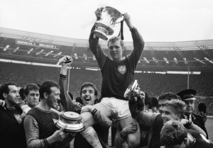 Bobby Moore foi o capitão da seleção inglesa de futebol campeã da Copa do Mundo de 1966