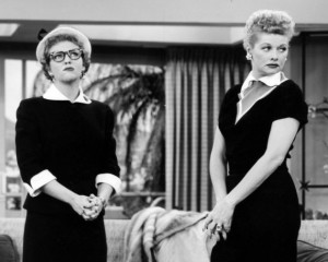 Doris (E) e Lucille Ball em 'I Love Lucy'
