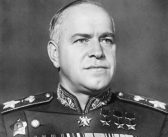 Georgi Zhukov, marechal que liderou o Exército Vermelho em Berlim, seu maior herói da II Guerra Mundial, foi o maior herói militar do povo russo e o ídolo do Exército Vermelho, recebeu a Ordem de Lenin, bem como mais de 60 outras condecorações militares, incluindo quatro menções honrosas como Herói da União Soviética