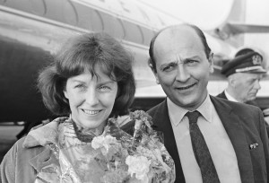 Karel Reisz e sua mulher, a atriz Betsy Blair em 1966 