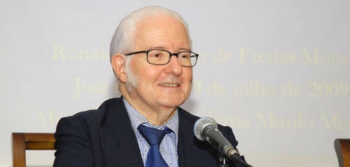 O astrônomo Ronaldo Rogério de Freitas Mourão, foi pesquisador de renome mundial - (Reprodução / Blog Astronomia & Universo)