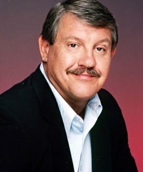 O ex-defensor da NFL, ator e comentarista Alex Karras