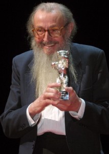 O compositor× Duhamel durante o Festival de Berlim 2002, quando recebeu um× Urso de Prata pela trilha do filme "Passaporte Para a Vida". (Sean Gallup/Getty Images) 