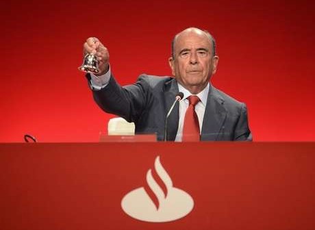 Emilio Botín, presidente do Banco Santander, durante uma reunião com acionistas do banco (Foto: Vincent West / Reuters)