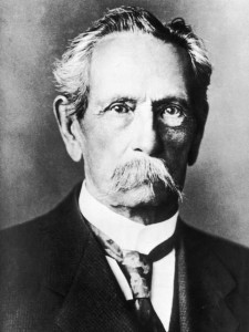 Karl Benz deixou seu nome registrado na história do automóvel (Foto: Keystone-Hulton Archive / Getty Images)