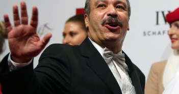 O ator Khaled Saleh durante o Festival Internacional de Cinema de Dubai, em dezembro de 2013 (Foto: AFP PHOTO/MARWAN NAAMANI)