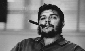 René, autor da célebre foto do jovem Che Guevara fumando um charuto. (Foto: Reprodução)