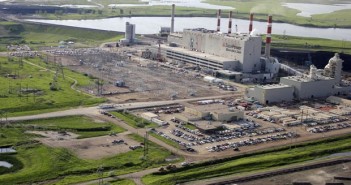 Imagem sem data mostra planta de captura comercial de carbono instalada no Canadá (Foto: SaskPower/Reuters)