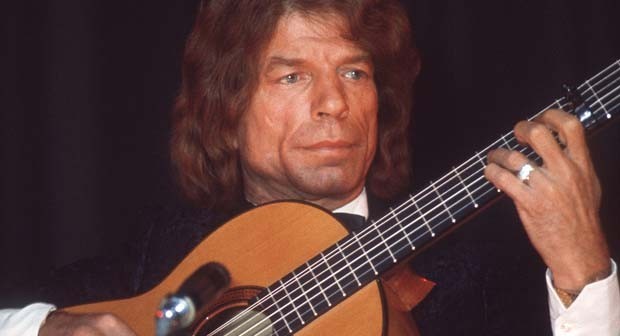 Manitas de Plata se apresenta em Paris, em 1969 (Foto: AFP PHOTO (FILM))