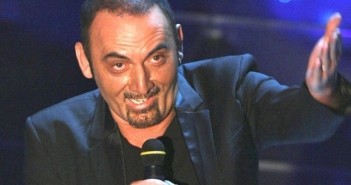 O cantor Giuseppe Mango, em um show na Itália (Foto: Getty Images)