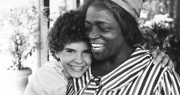 Rosana Garcia e Jacira Sampaio, que interpretaram Narizinho e Tia Nastácia no 'Sítio do Picapau Amarelo' (Foto: Nelson Di Rago/Divulgação/TV Globo)