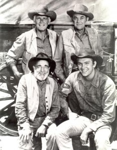 (E-D) Terry Wilson, John McIntyre, Frank McGrath e Denny Miller em ‘A Caravana’ (Foto: ABC/Arquivo)