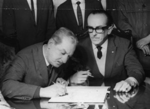 José Aloisio Filho (E) e o então prefeito Célio Marques Fernandes. (Foto: Juarez, BD, 10/7/1967)