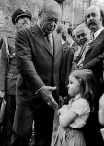 Em 1979, a menina Rachel se recusou a cumprimentar o então presidente João Baptista Figueiredo (Foto: Guinaldo Nicolaevsky)