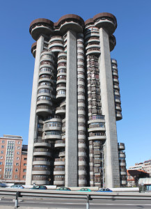 'Torres Blancas' building in Madrid (Spain), em 1969.