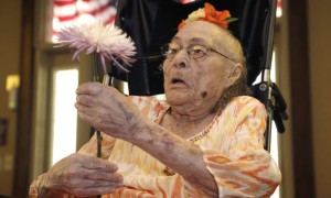 Gertrude Weaver, em 2014, na comemoração dos seus 116 anos, em Camden, no Arkansas - (Foto: Danny Johnston / AP) 