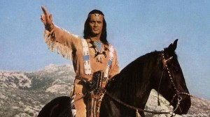 Ator que fascinou fãs alemães de faroeste no papel do índio apache Winnetou 