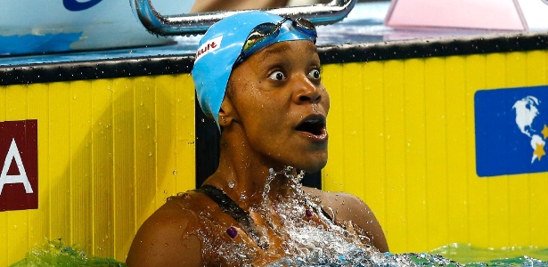 Alia Atkinson, da Jamaica, comemora vitória no Mundial de Natação. (Fonte: Clive Rose/Getty Images)