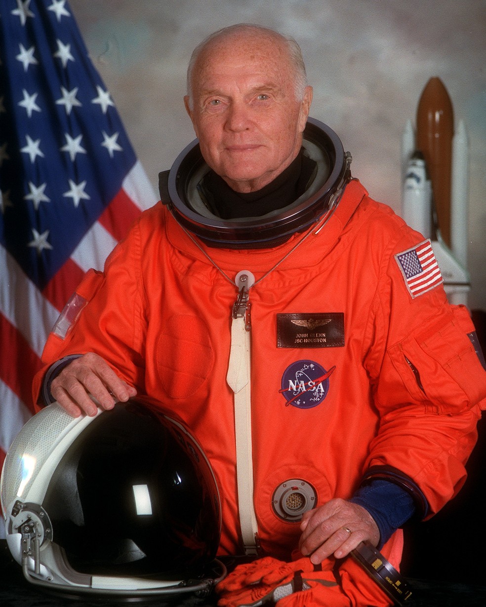 John Glenn em foto de arquivo da Nasa, quando voltou a botar um traje espacial (Foto: Nasa)