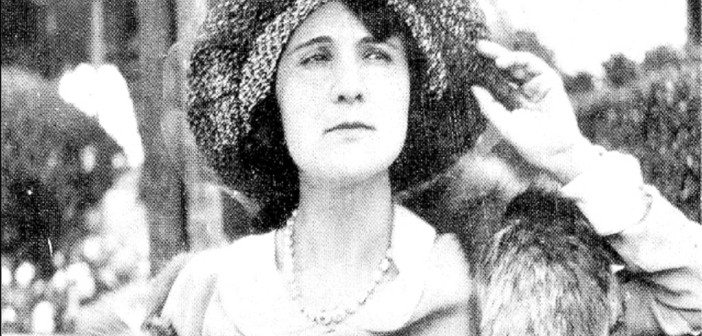 Flor Bela Lobo - Florbela d'Alma da Conceição Espanca