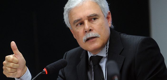 Nelson José Hubner Moreira