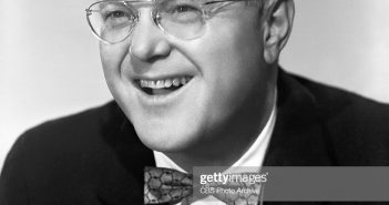 Sam Levenson, pseudônimo de Samuel Levenson