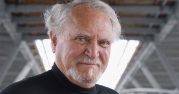 Clive Cussler, autor de best-sellers de 'Sahara' e 'Raise the Titanic !,'