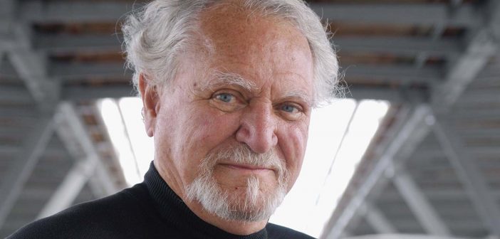 Clive Cussler, autor de best-sellers de 'Sahara' e 'Raise the Titanic !,'
