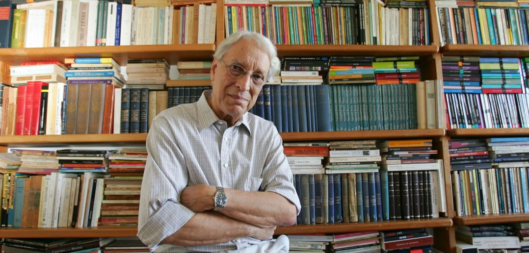 Luiz Alfredo GarciaRoza, era um dos principais escritores brasileiros