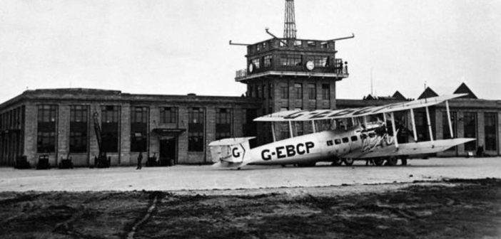 A primeira torre de controle para aviões