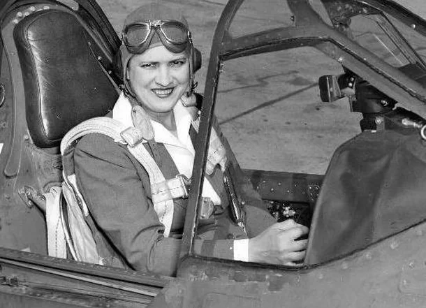 Jacqueline Cochran é uma das pioneiras da aviação