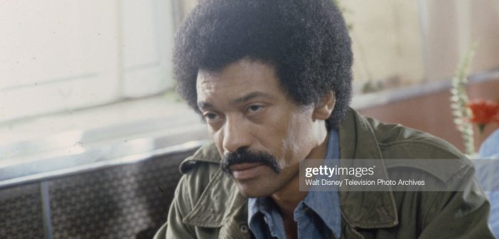 Nova York, NY - 1979: Dick Anthony Williams aparecendo no filme de tv ABC 'Hollow Image'. (Foto por Disney General Entertainment Content via Getty Images)