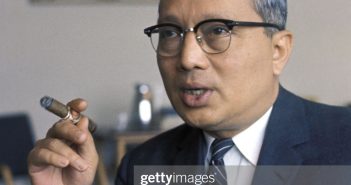 01 DE MAIO: Secretário-Geral da ONU, U Thant, de origem birmanesa, em maio de 1964. (Foto de Edouard BOUBAT/Gamma-Rapho/Getty Images)