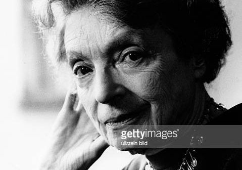 Nelly Sachs, Poeta; Ganhou o Prêmio Nobel de Literatura. (SAÍDA DA ALEMANHA) 10.12.1891 - 12.05.1970Schriftstellerin, Lyrikerin; D/SchwedenPorträt- 1965 Foto: Paul Swiridoff (Photo by Würth GmbH/Swiridoff/ullstein bild via Getty Images)